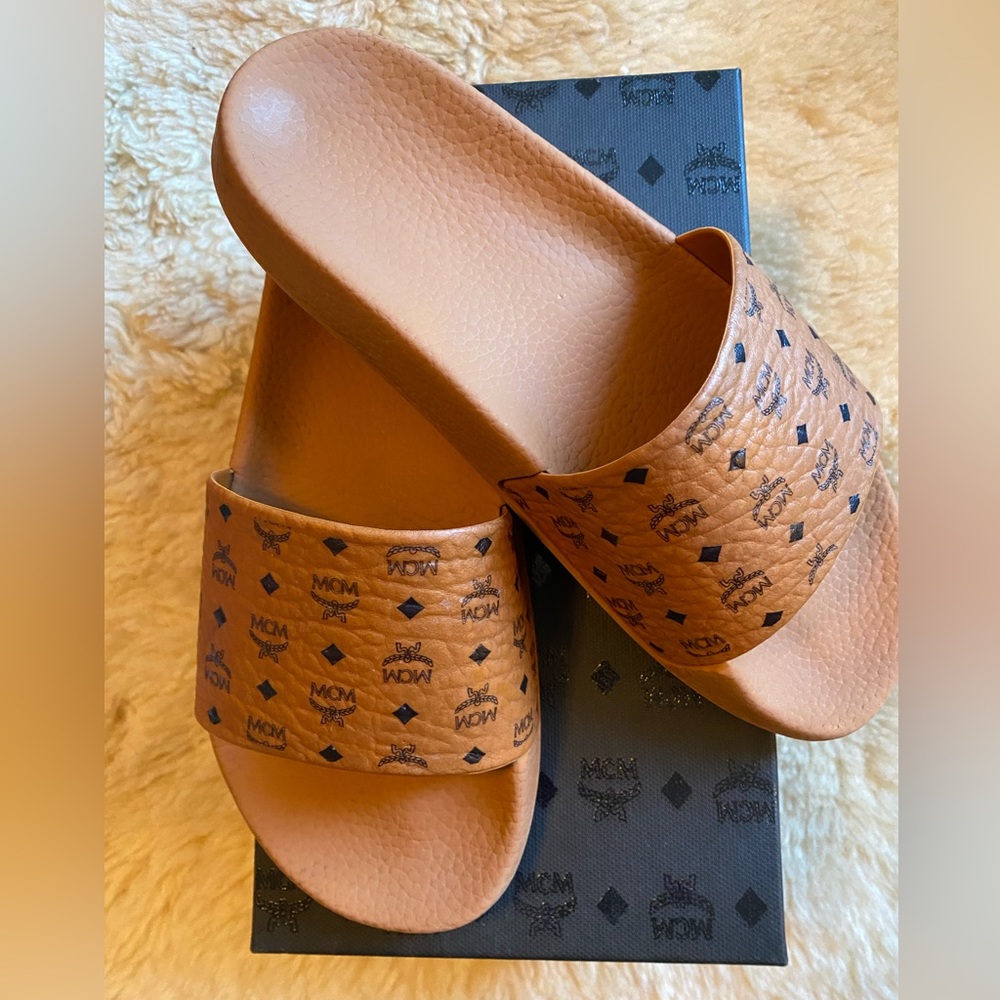 MCM slides. Size 39. Fit a woman’s 8.5.